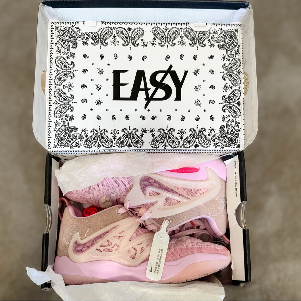 Nike KD 15 “Aunt Pearl” Kevin Durant Sneakers— women’s size 8 US